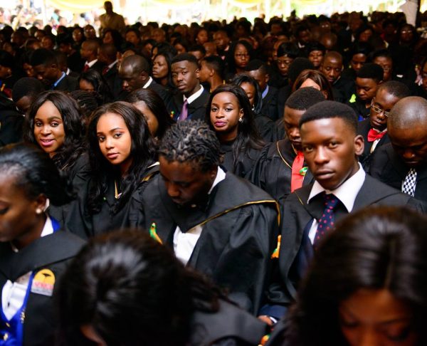 AU-graduation-2017-13-wide-shot-3000